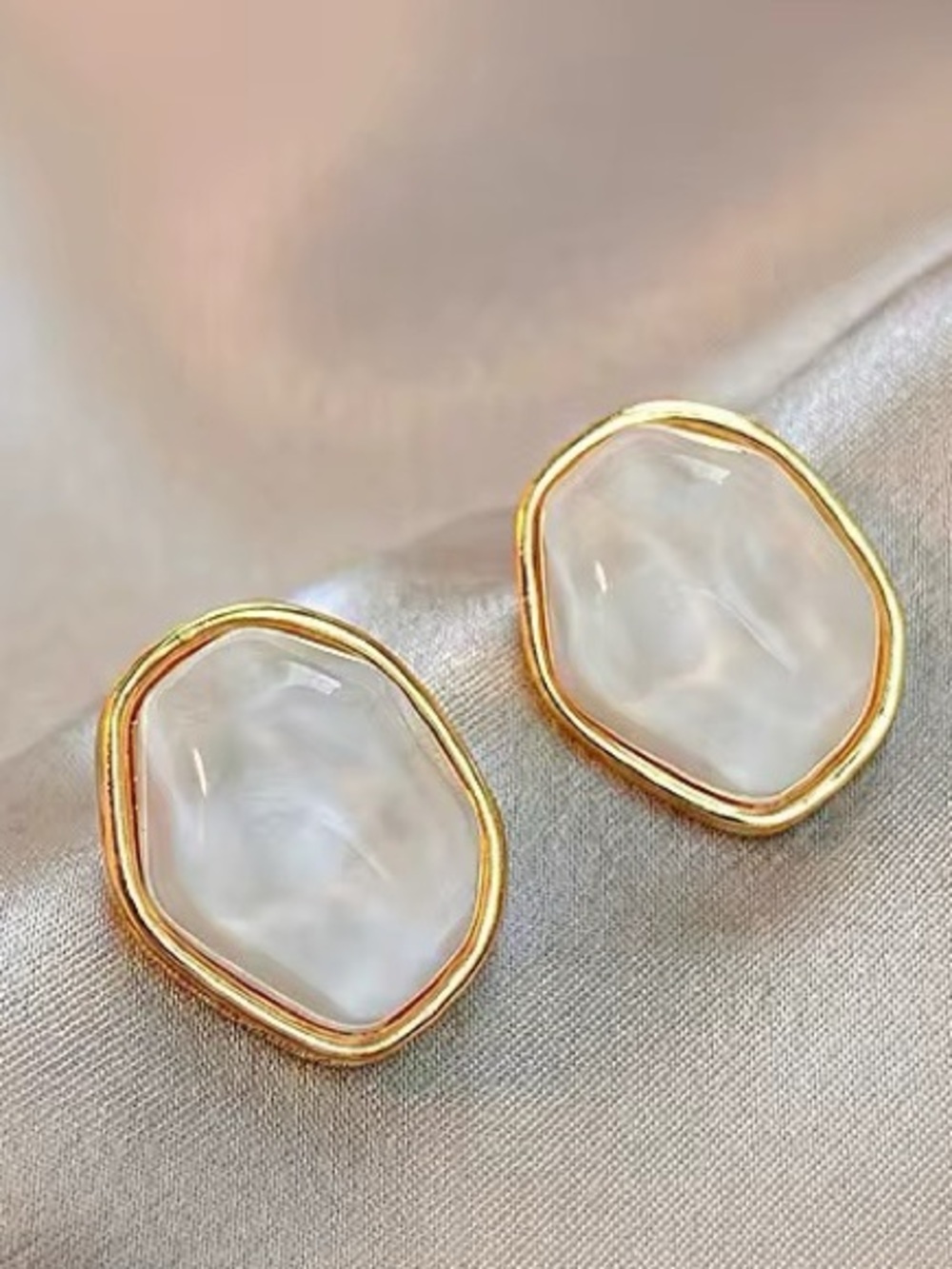 Gold & White Oval Resin Stud Earrings - Elegant Women Jewelry